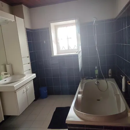 Chez J-j Et Pat Pensionat 3*